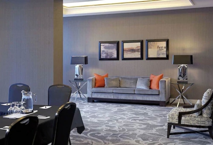 호텔 Cambridge Suites Toronto