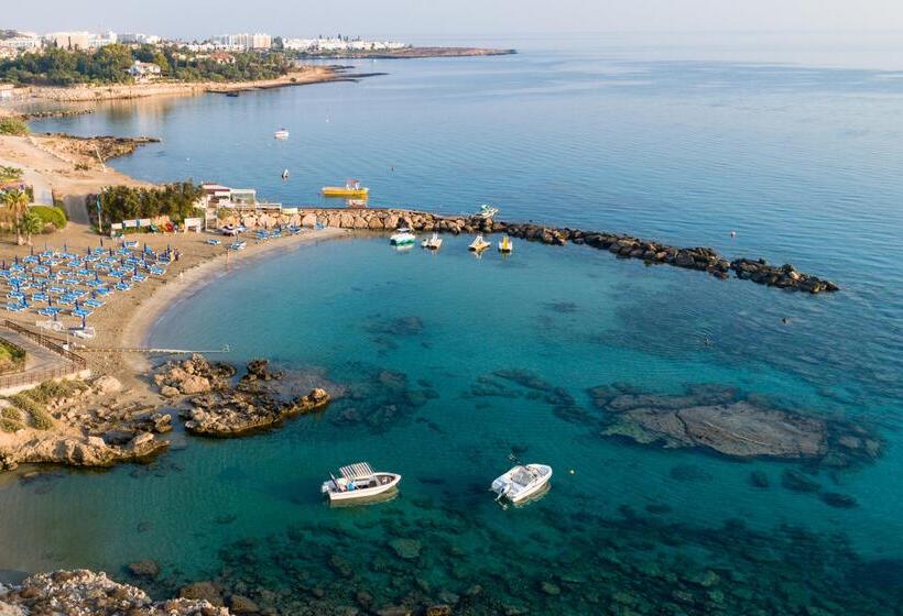 هتل Cavo Maris Beach