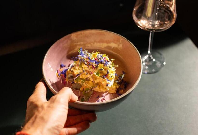 ホテル Chesa Rosatsch Home Of Food