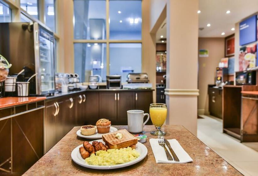 هتل Comfort Inn & Suites Ambassador Bridge