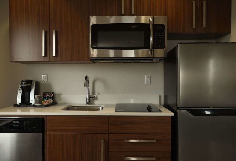 فندق Comfort Inn & Suites