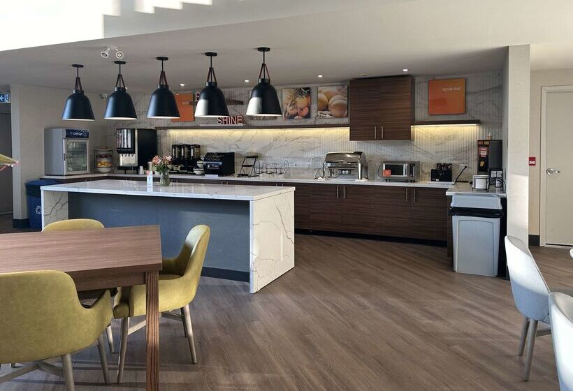 فندق Comfort Inn & Suites