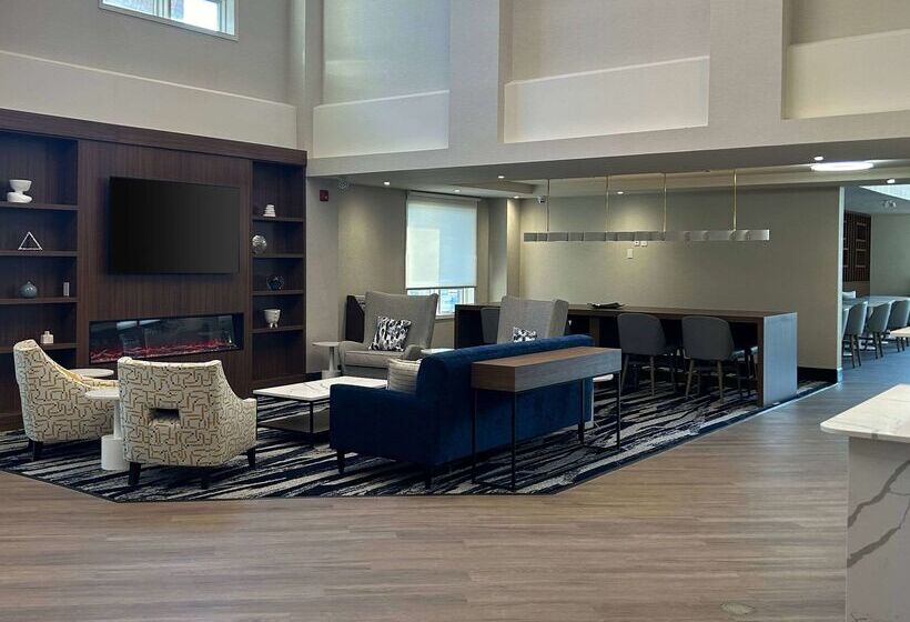 فندق Comfort Inn & Suites