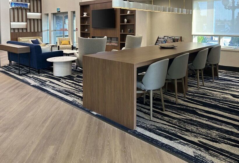 فندق Comfort Inn & Suites