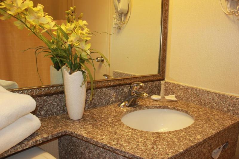 فندق Confederation Place