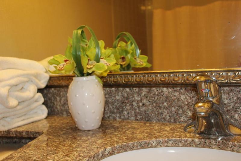 فندق Confederation Place