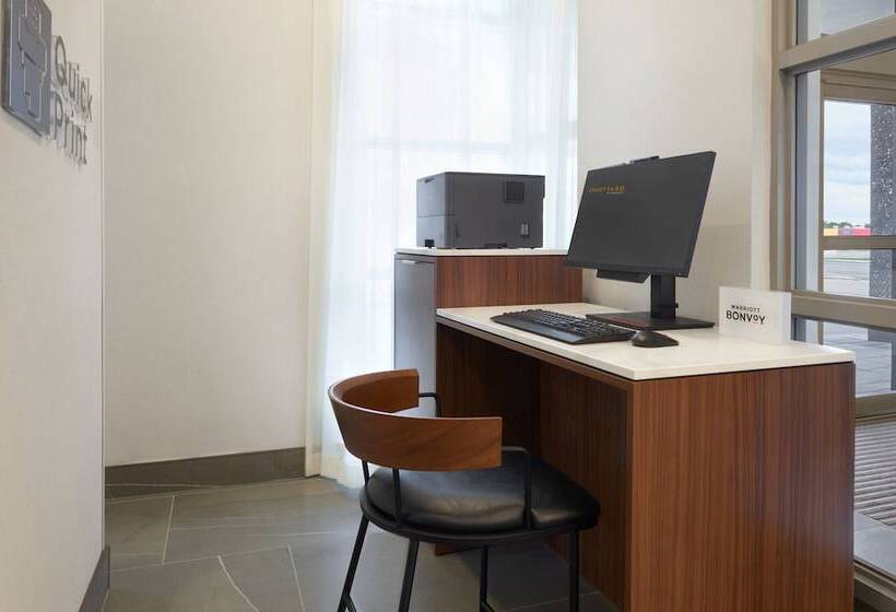 فندق Courtyard By Marriott Kitchener