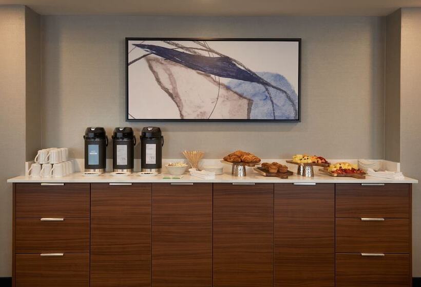 فندق Courtyard By Marriott Kitchener