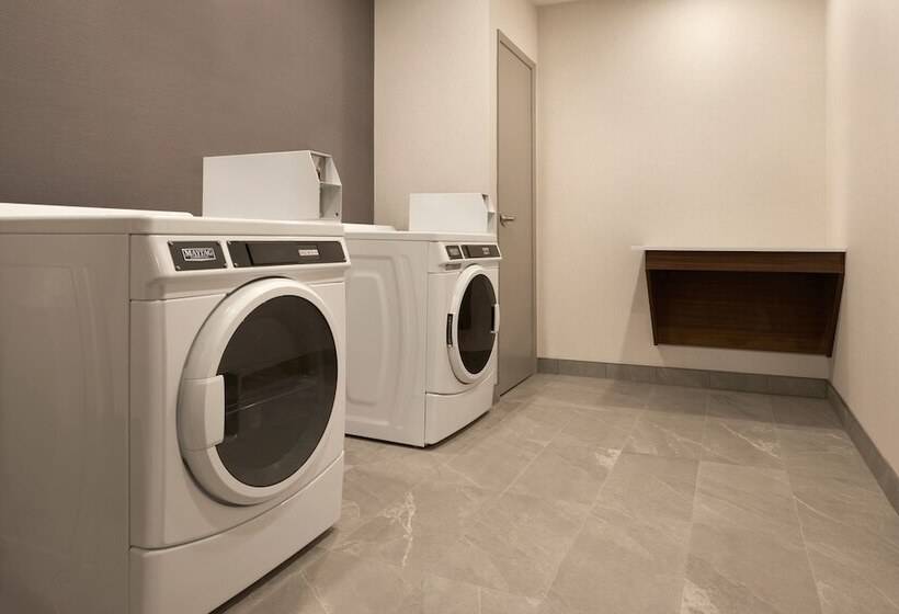 فندق Courtyard By Marriott Kitchener