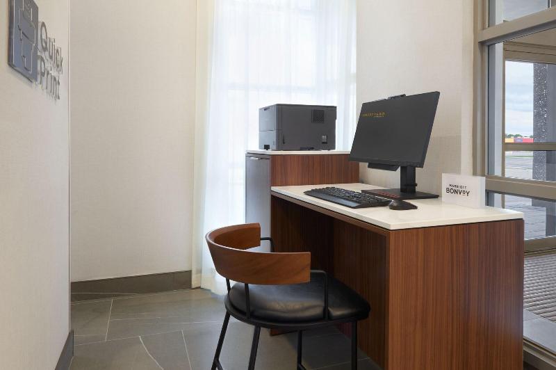 فندق Courtyard By Marriott Kitchener