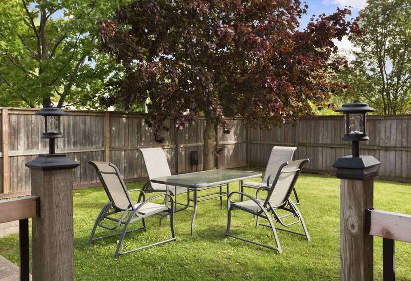 فندق Days Inn By Wyndham Stouffville