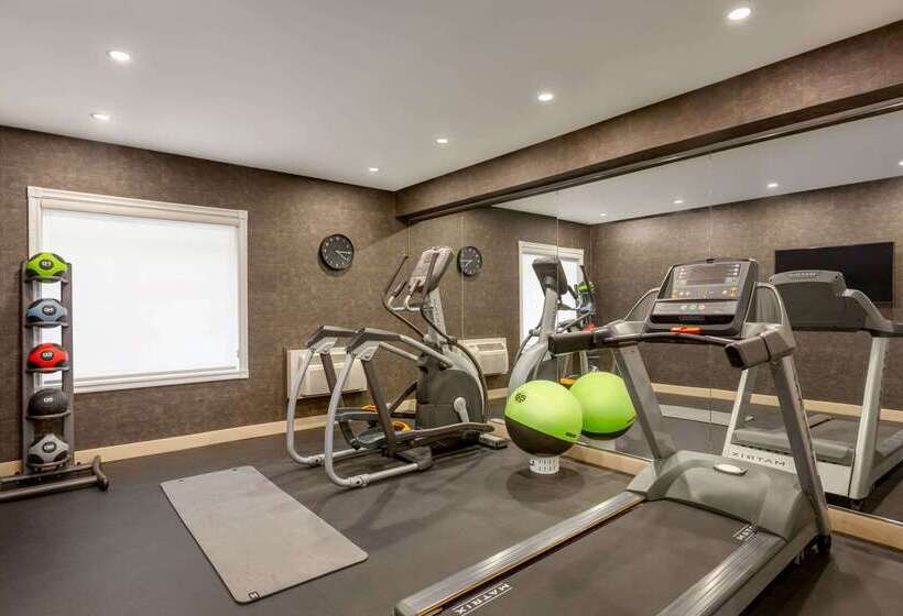 בית מלון כפרי Days Inn By Wyndham Toronto West Mississauga