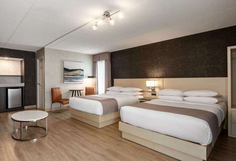 בית מלון כפרי Days Inn By Wyndham Toronto West Mississauga