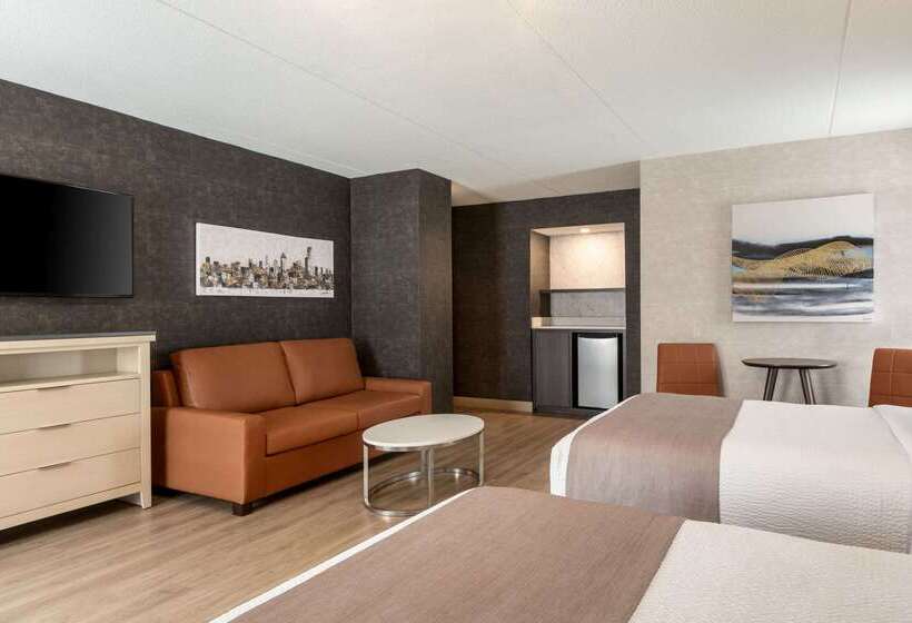 בית מלון כפרי Days Inn By Wyndham Toronto West Mississauga