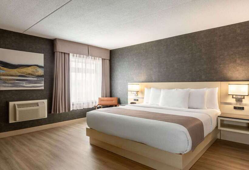 בית מלון כפרי Days Inn By Wyndham Toronto West Mississauga