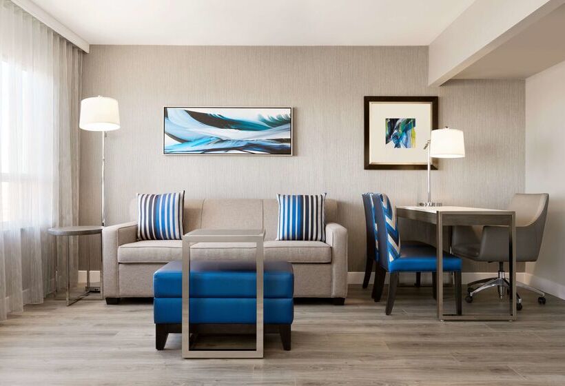 فندق Embassy Suites By Hilton Toronto Airport