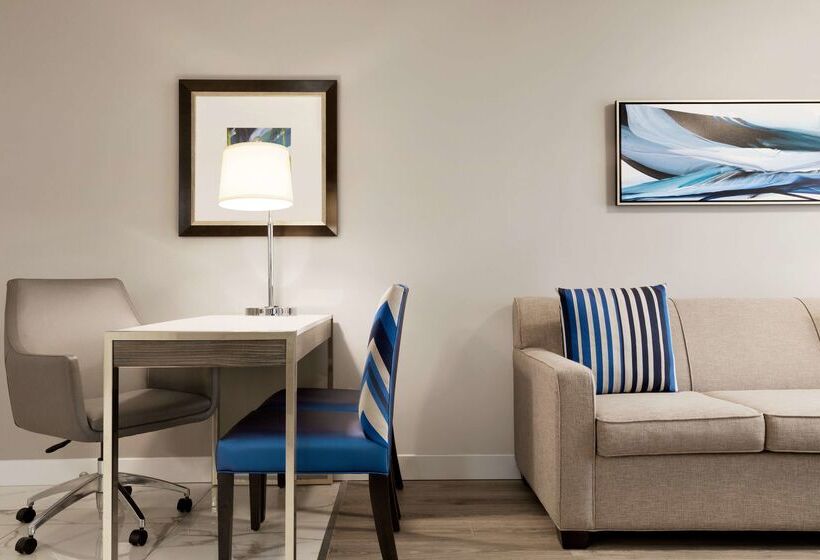 فندق Embassy Suites By Hilton Toronto Airport