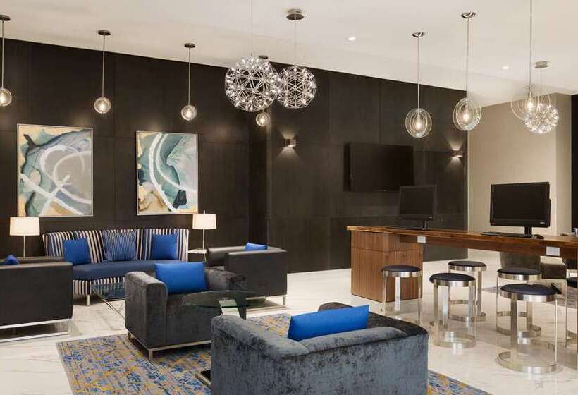 فندق Embassy Suites By Hilton Toronto Airport