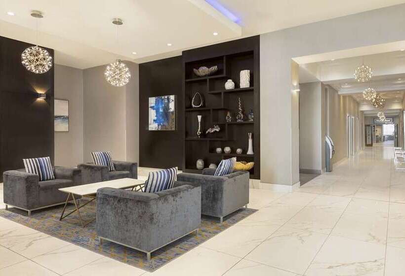 فندق Embassy Suites By Hilton Toronto Airport