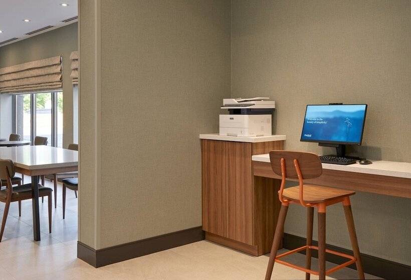 בית מלון כפרי Fairfield By Marriott Niagara Falls, Canada