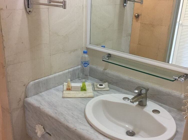 فندق Fortin Plaza