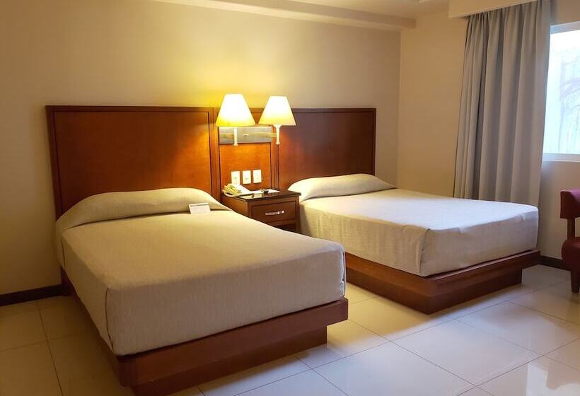 فندق Fortin Plaza