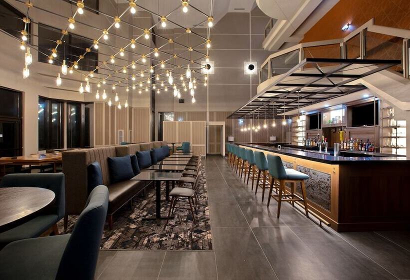 Szálloda Four Points By Sheraton St. Catharines Niagara Suites