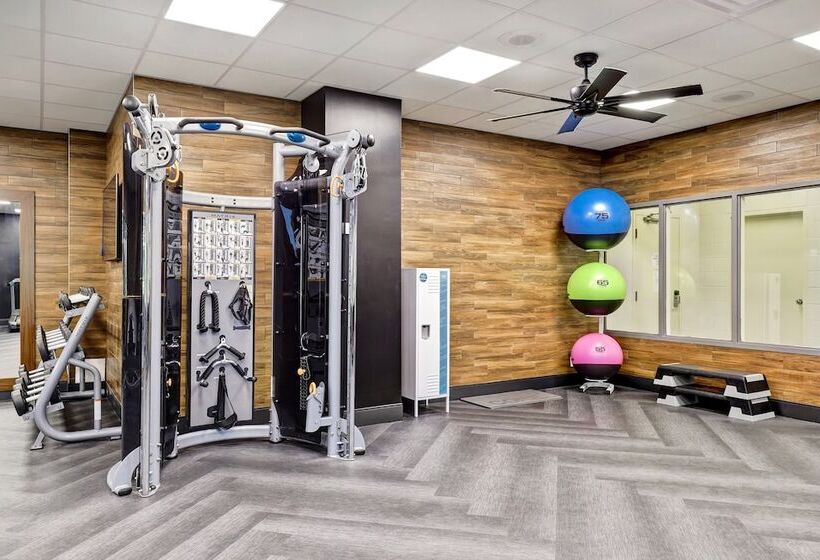 Szálloda Four Points By Sheraton St. Catharines Niagara Suites