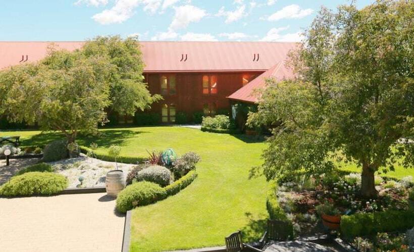 Отель The Harvest