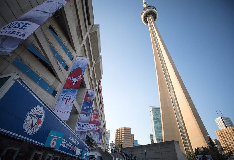 בית מלון כפרי Holiday Inn Express Toronto Downtown, An Ihg