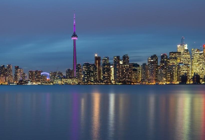 בית מלון כפרי Holiday Inn Express Toronto Downtown, An Ihg