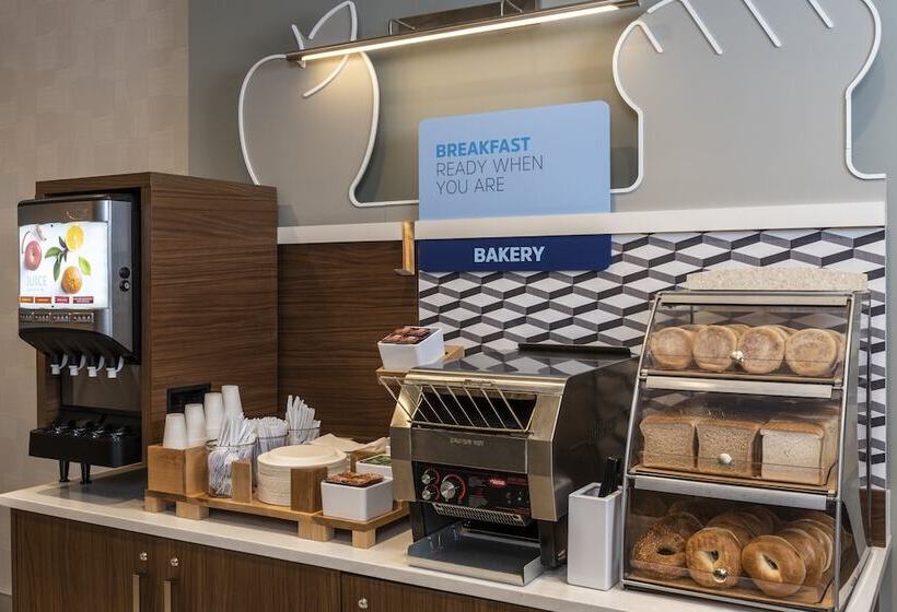 בית מלון כפרי Holiday Inn Express Toronto Downtown, An Ihg