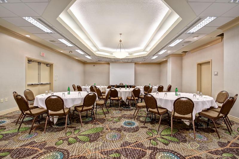 هتل Holiday Inn & Suites Windsor Ambassador Bridge By Ihg