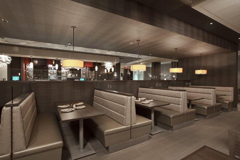 Отель Holiday Inn & Suites Windsor Ambassador Bridge By Ihg