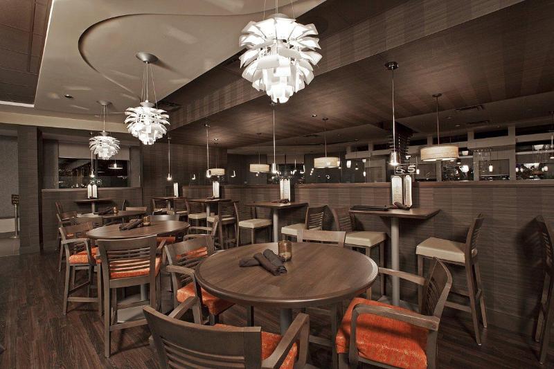 Отель Holiday Inn & Suites Windsor Ambassador Bridge By Ihg