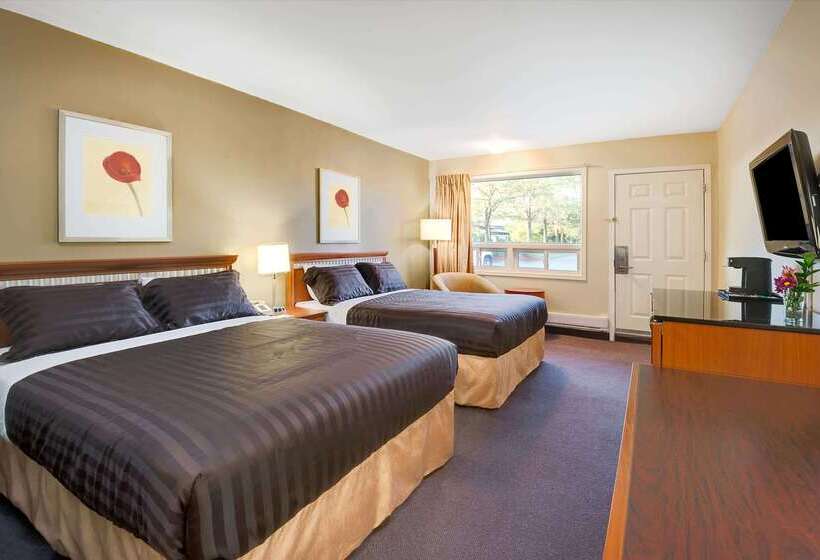 فندق Howard Johnson By Wyndham Lindsay