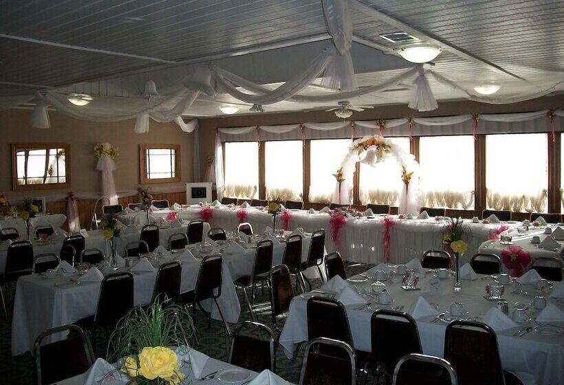 فندق Howard Johnson By Wyndham Lindsay