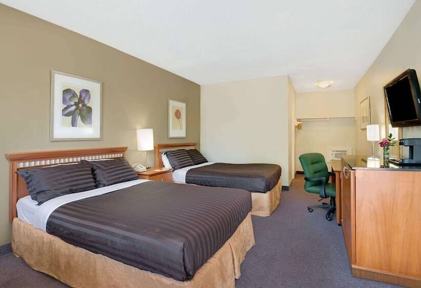 فندق Howard Johnson By Wyndham Lindsay