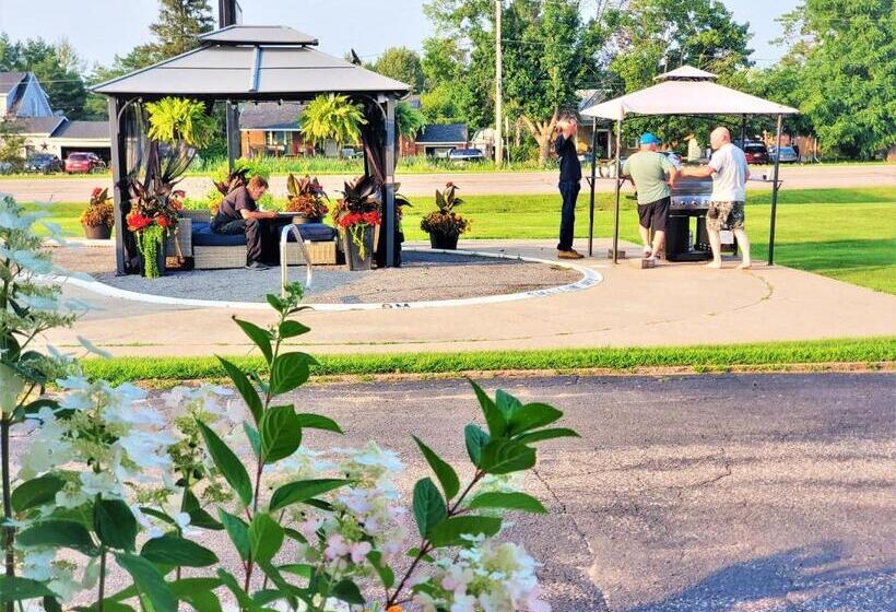 فندق Knights Inn Colonial Fireside Inn