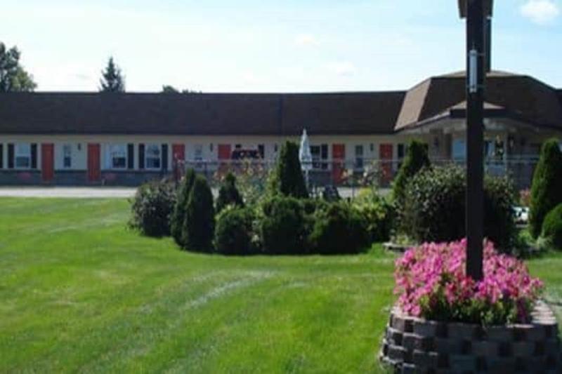 فندق Knights Inn Colonial Fireside Inn