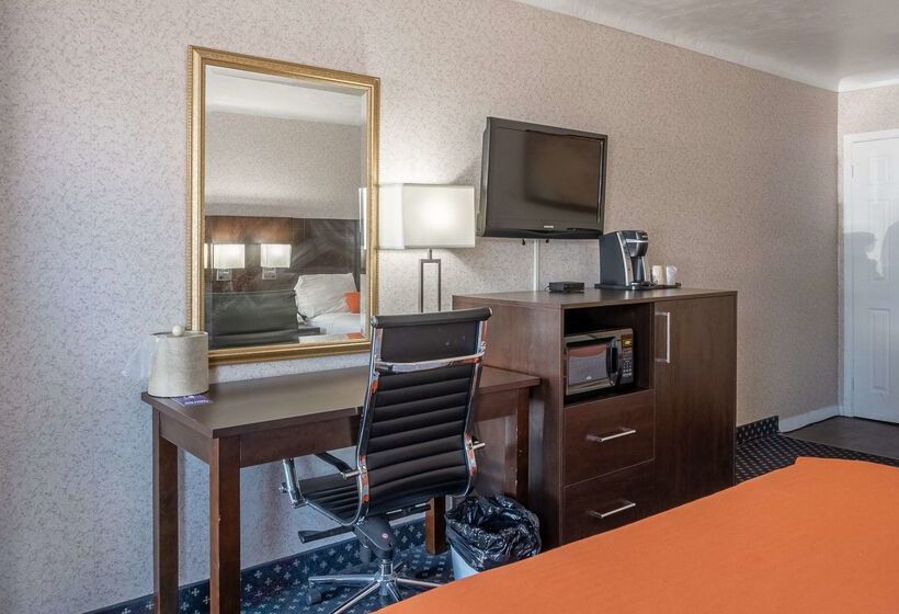 فندق Knights Inn North Bay