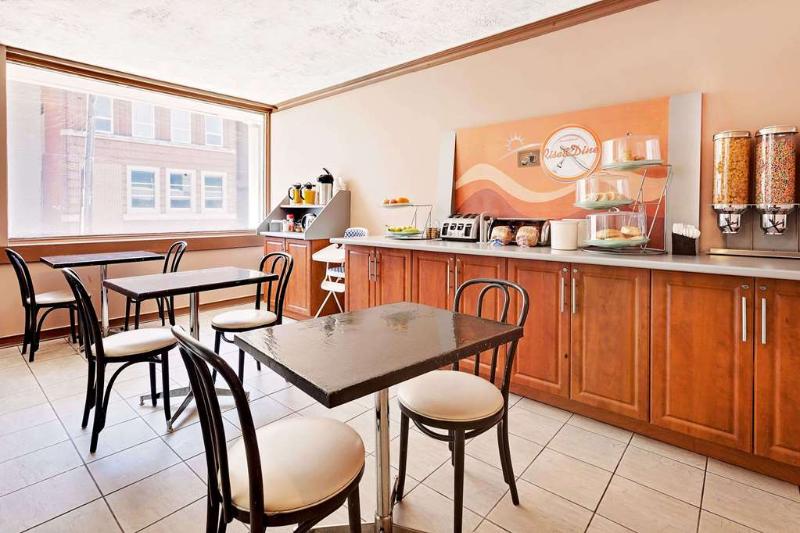 فندق Knights Inn North Bay