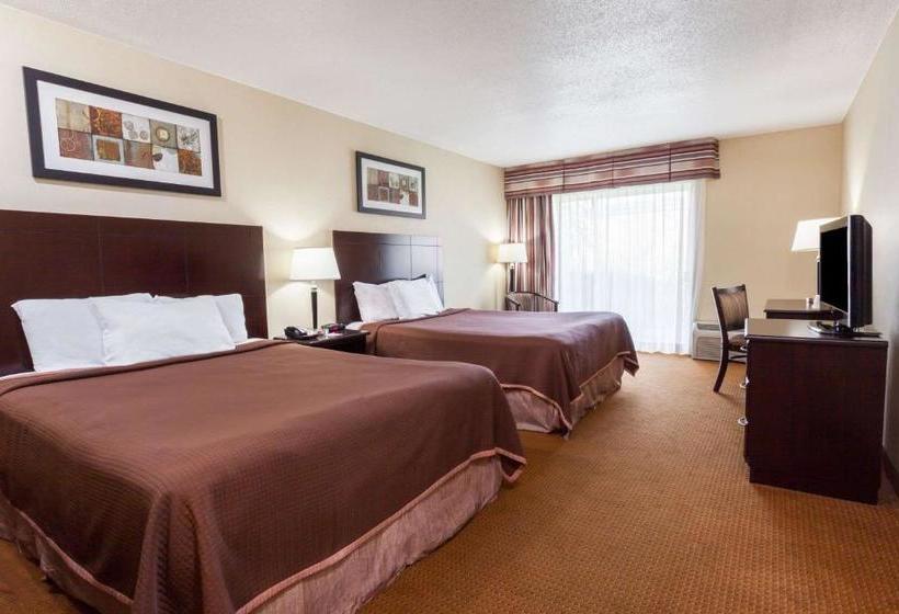 Отель Toronto East Inn