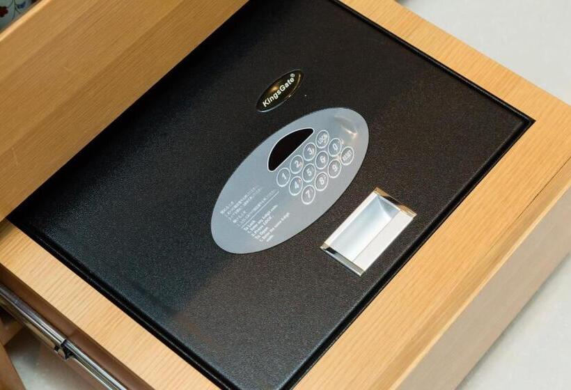 هتل Kyoto Brighton