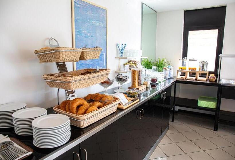 فندق Nessi Locarno