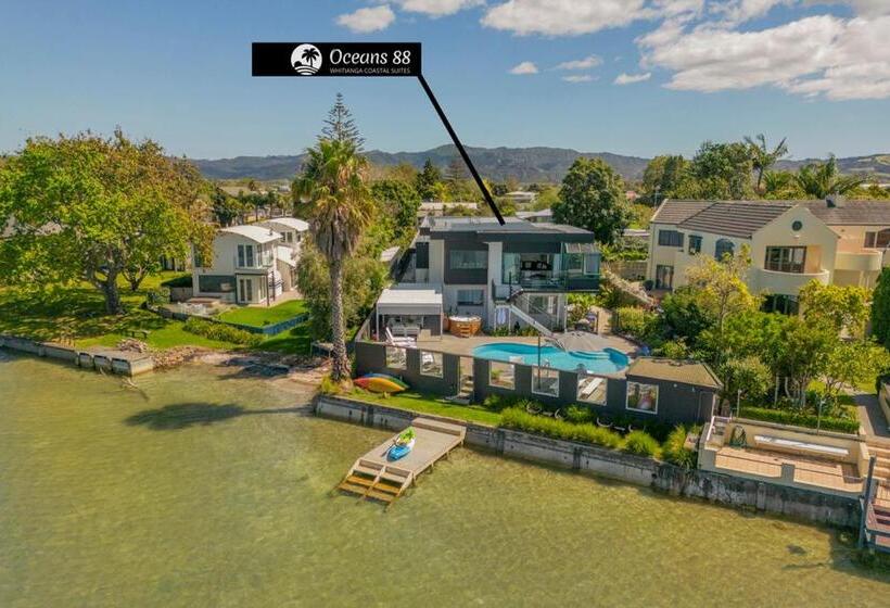Отель Oceans 88 Whitianga Coastal Suites