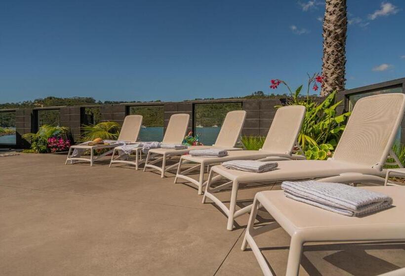 Отель Oceans 88 Whitianga Coastal Suites