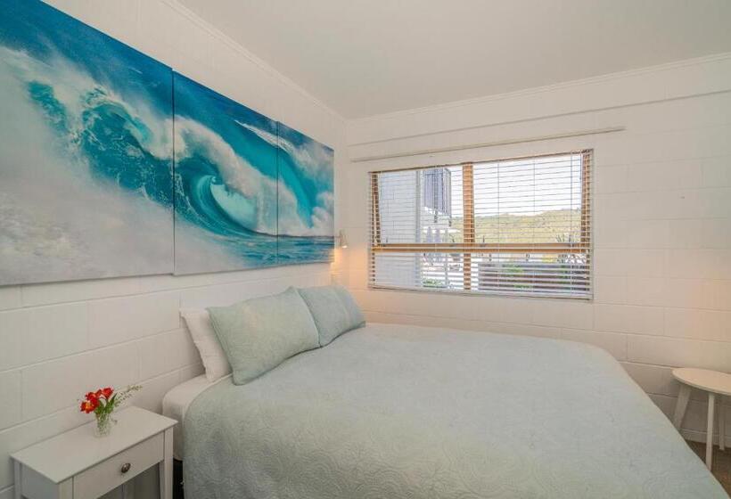 Отель Oceans 88 Whitianga Coastal Suites
