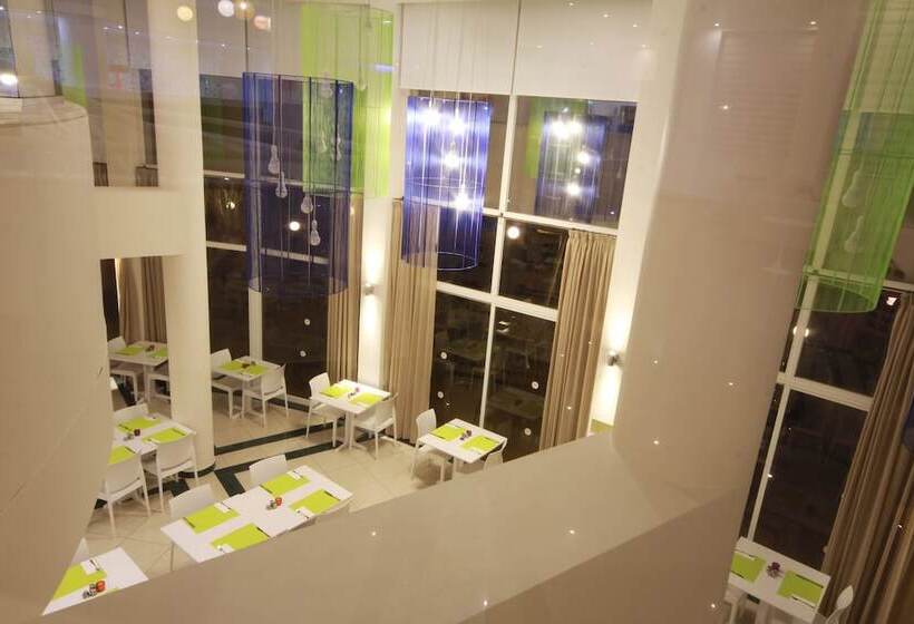 فندق Papouis Protaras