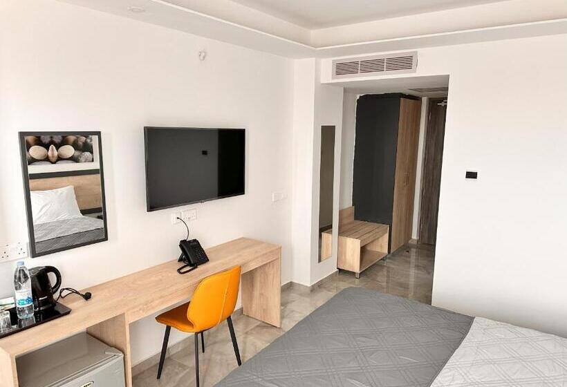 فندق Papouis Protaras